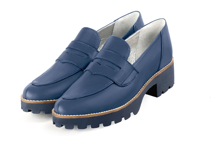Denim blue women's casual loafers. Round toe. Low rubber soles. Front view - Florence KOOIJMAN